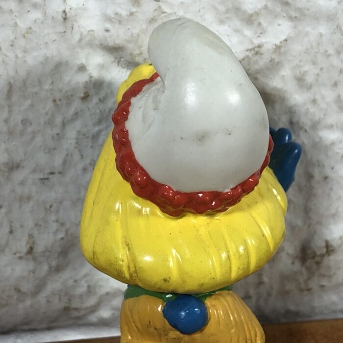 Hula Smurfette Figurine - Image 5