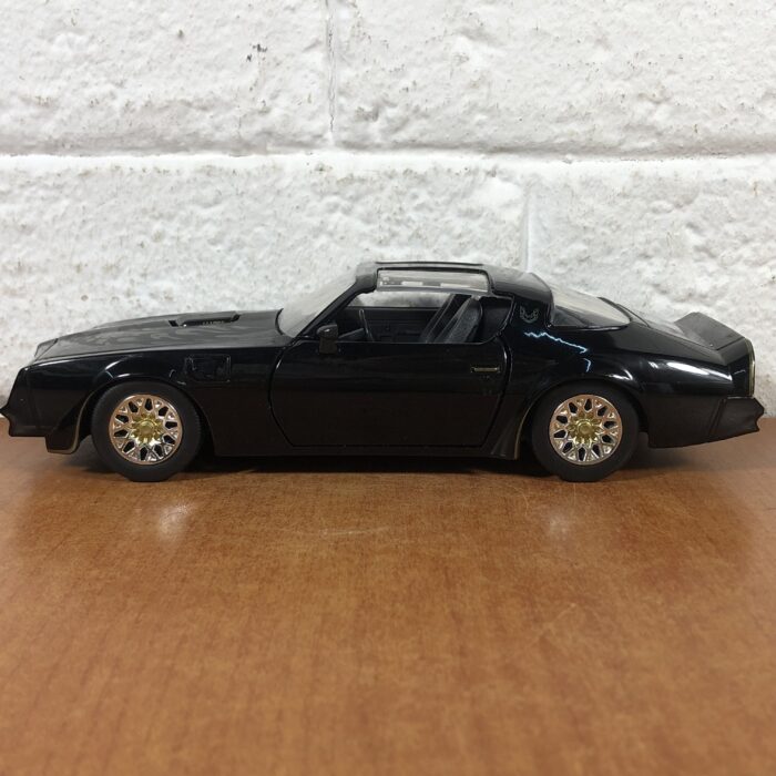 1977 Pontiac Firebird (1:24) - Image 5