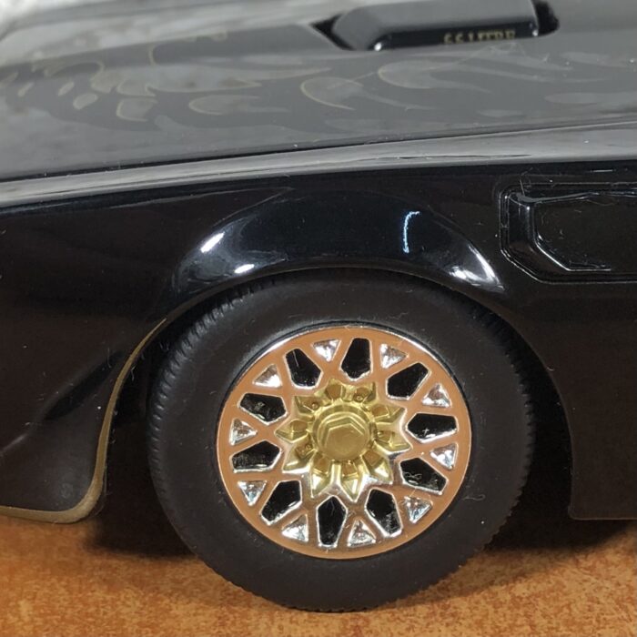 1977 Pontiac Firebird (1:24) - Image 6