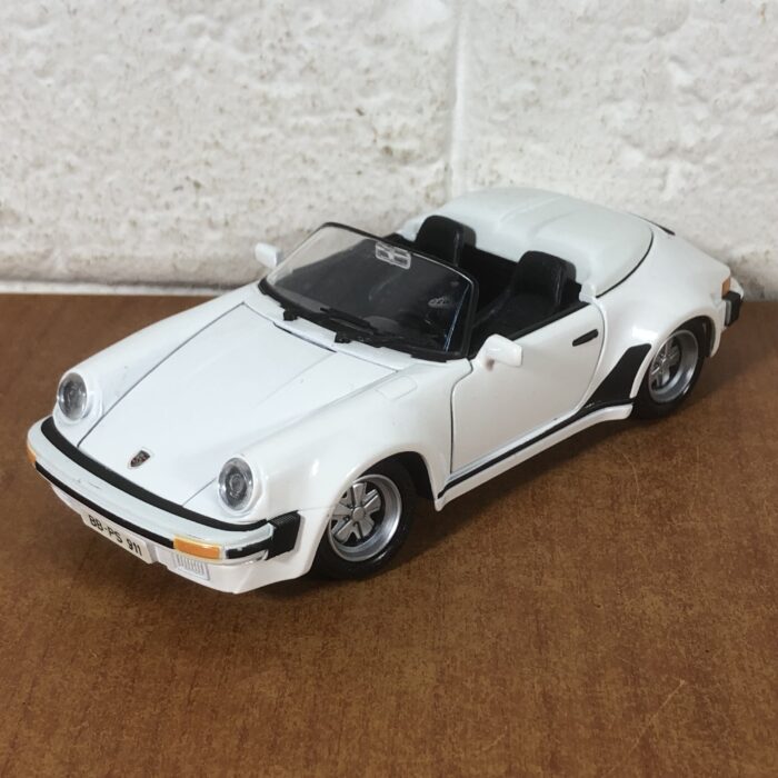 1989 Porsche 911 Speedster (1:24) - Image 3