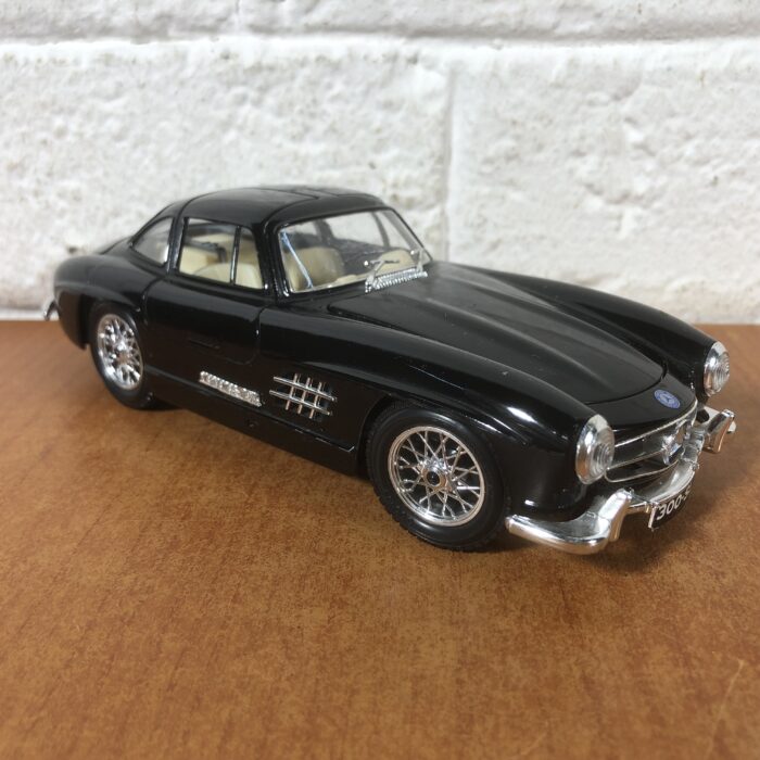 1954 Mercedes-Benz 300SL (1:24) ~ Made in Italy