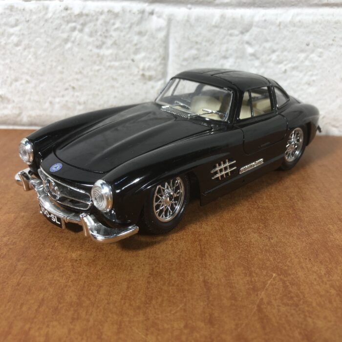 1954 Mercedes-Benz 300SL (1:24) ~ Made in Italy - Image 3