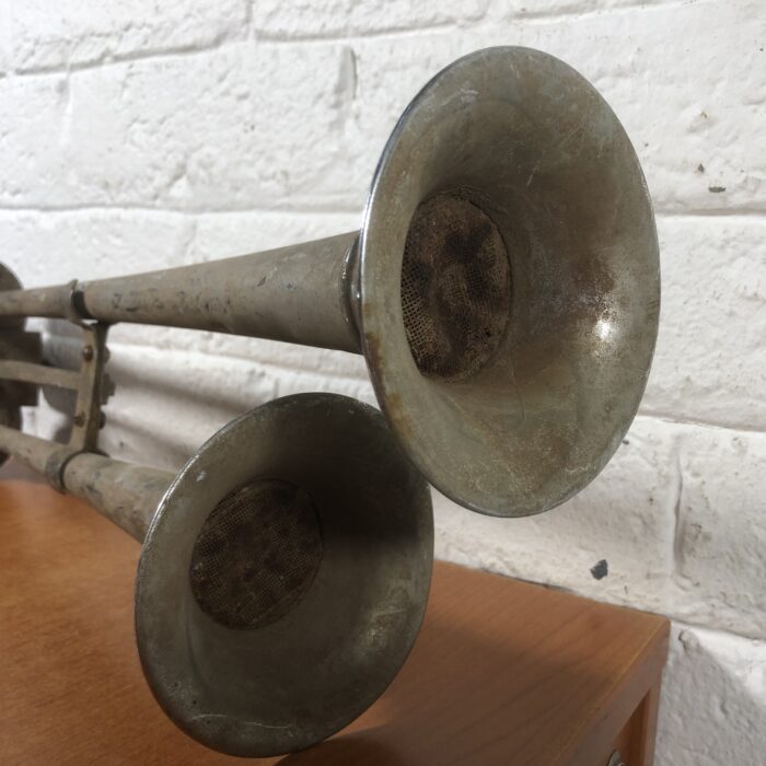 Vintage Air Horns - Image 2