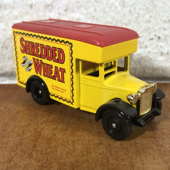 Days Gone by Lledo ~ Shredded Wheat Dennis Parcels Van (with Magazine) - Image 2