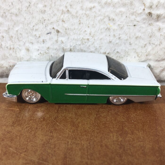 1960 Ford Starliner on Flatbed Model - Image 8