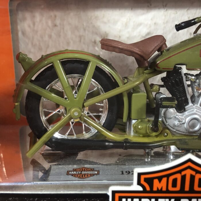 Harley Davidson Motorbike Model (1:18) - Image 4