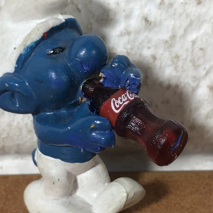 Lot 119: Vintage Coca Cola Smurf Figurine (Peyo ~ Made in Hong Kong) - Image 2