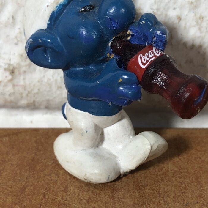 Lot 119: Vintage Coca Cola Smurf Figurine (Peyo ~ Made in Hong Kong) - Image 3