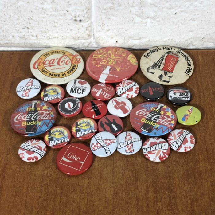 Lot 105: Coca Cola Pin Badges