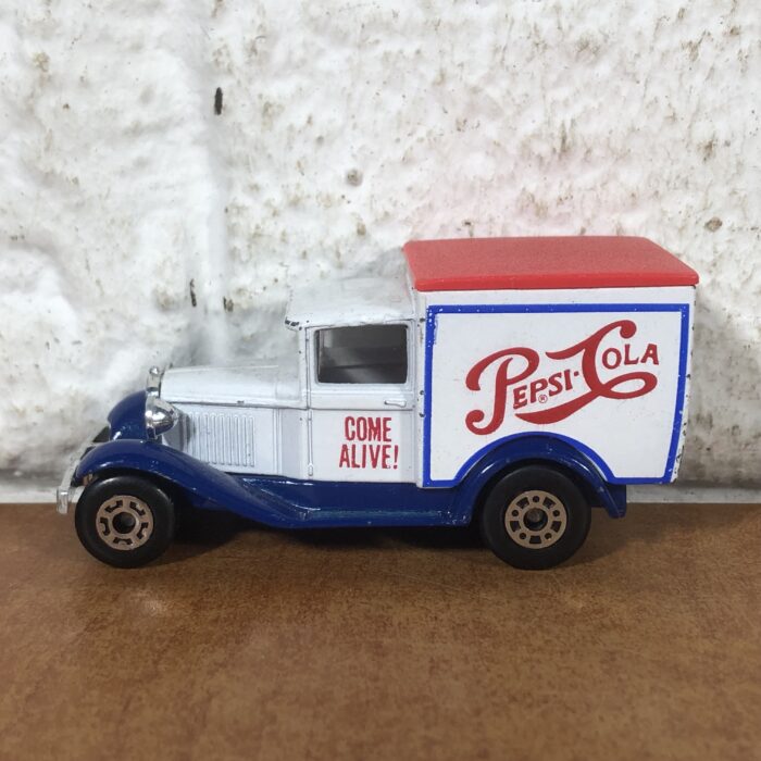 Lot 112: Pepsi Cola Delivery Van Models - Image 8