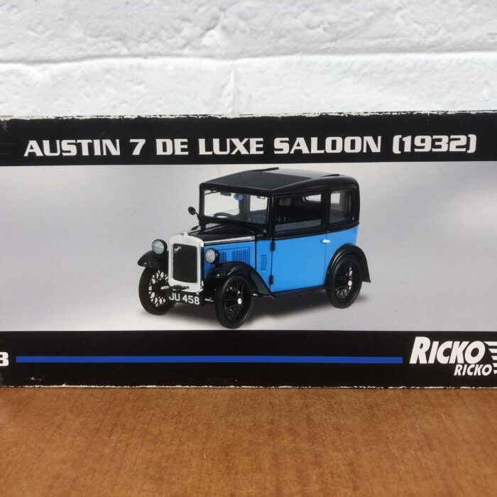 1932 Austin 7 De Luxe Saloon (1:18) - Image 11
