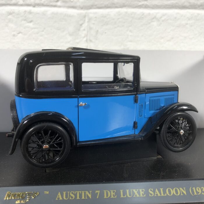 1932 Austin 7 De Luxe Saloon (1:18) - Image 4