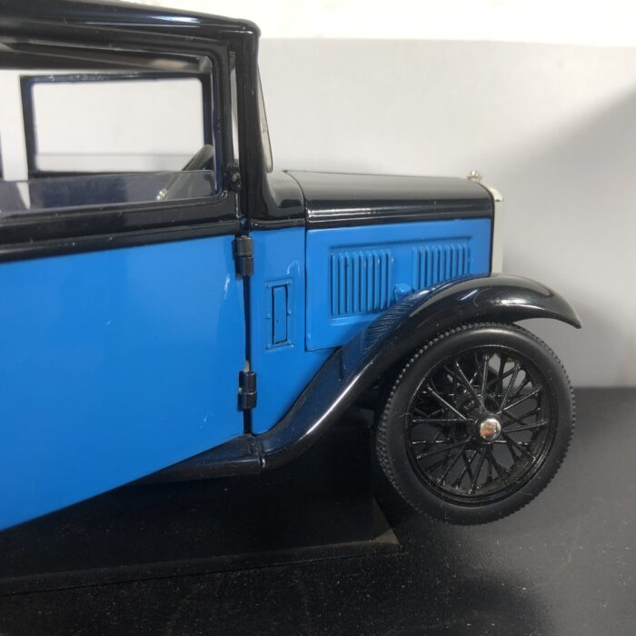 1932 Austin 7 De Luxe Saloon (1:18) - Image 7