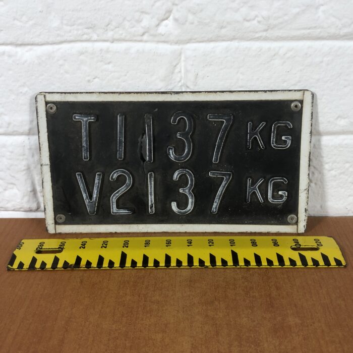 Vintage Number Plates - Image 8