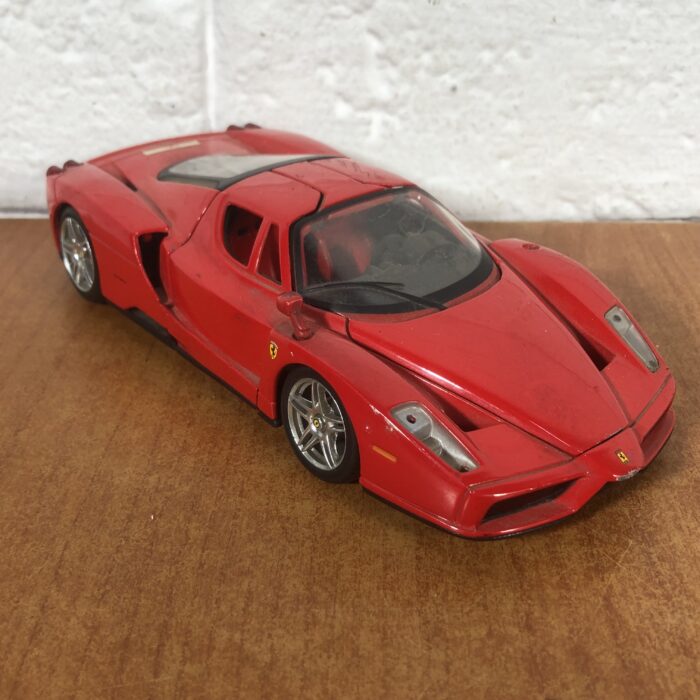 Ferrari Enzo (1:24)