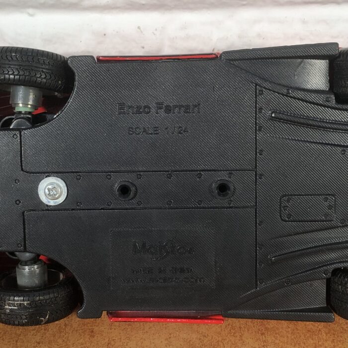 Ferrari Enzo (1:24) - Image 8
