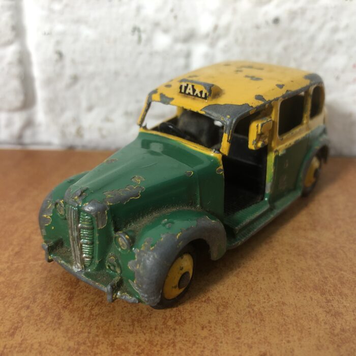 Dinky Toys ~ Austin Taxi (Made in England) - Image 2