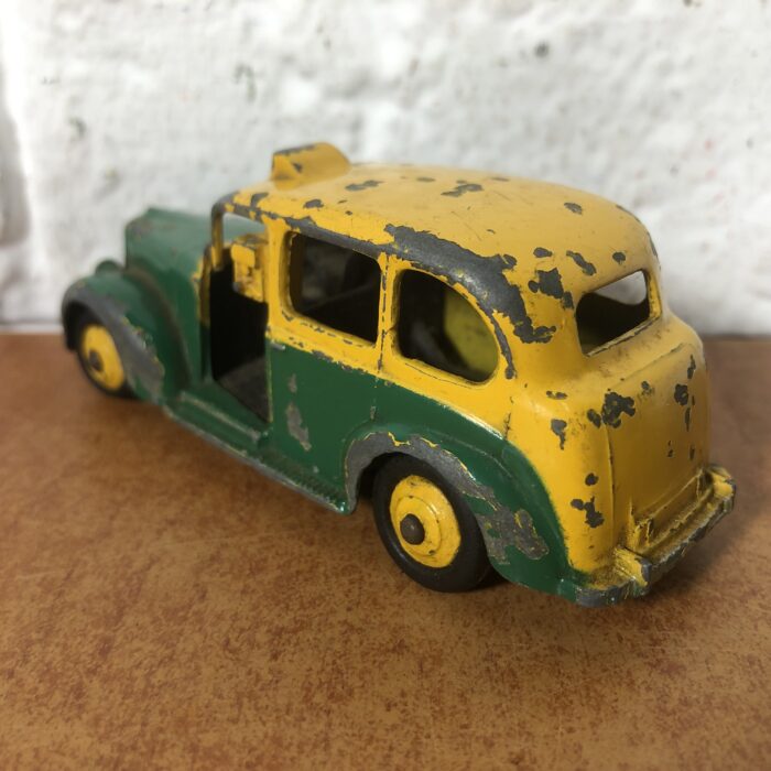 Dinky Toys ~ Austin Taxi (Made in England) - Image 4