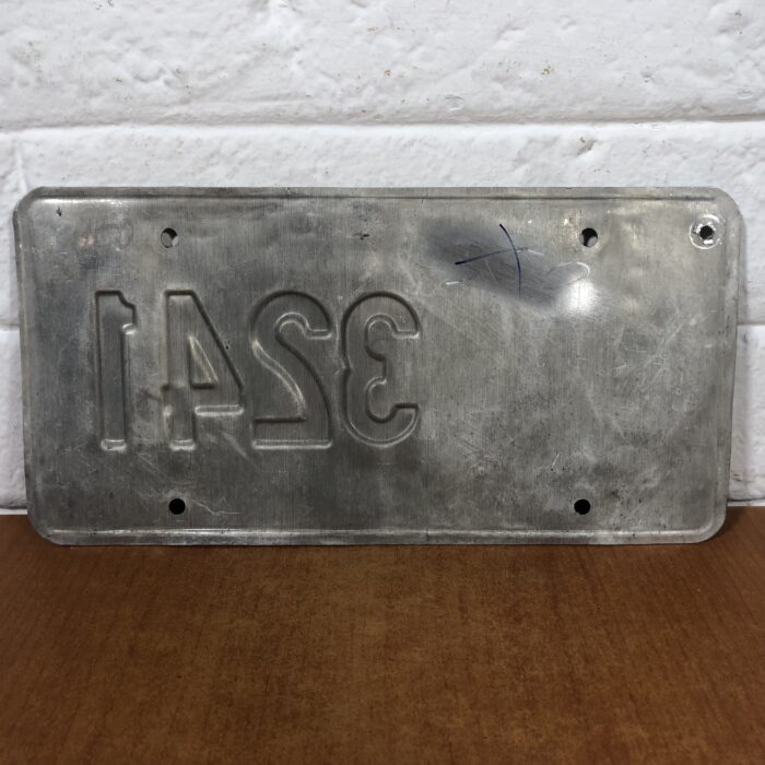 Vintage North Dakota USA Number Plate - Image 5