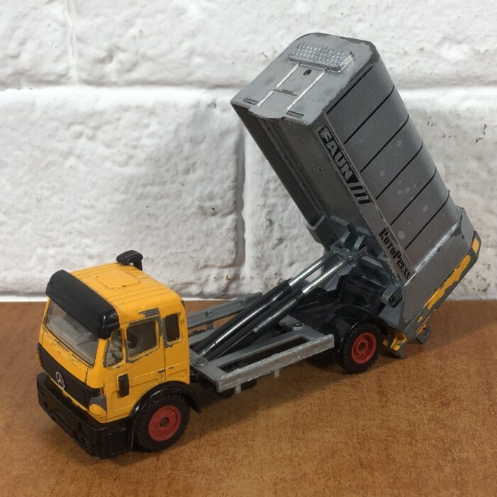Siku Mercedes-Benz Faun Rotopress Truck (1:43) ~ Made in Germany - Image 3