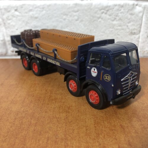 Corgi Toys Guinness Beer Foden Flatbed with Barrels & Chains (1:50)