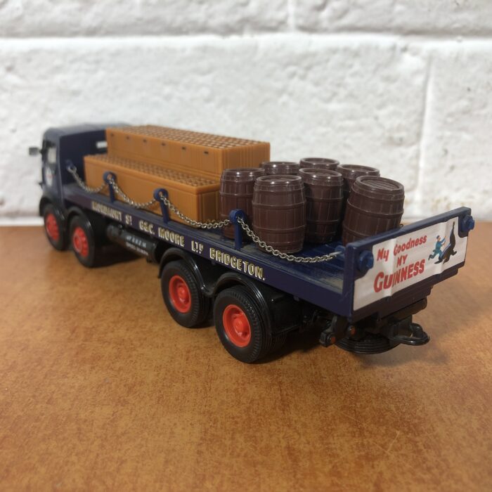 Corgi Toys Guinness Beer Foden Flatbed with Barrels & Chains (1:50) - Image 6