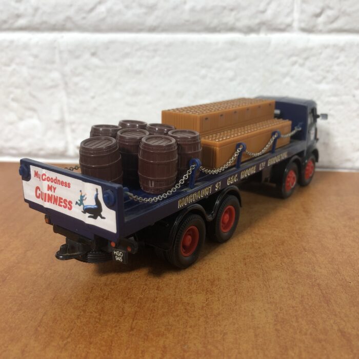 Corgi Toys Guinness Beer Foden Flatbed with Barrels & Chains (1:50) - Image 7