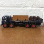 Corgi Toys Guinness Beer Foden Flatbed with Barrels & Chains (1:50) - Image 3