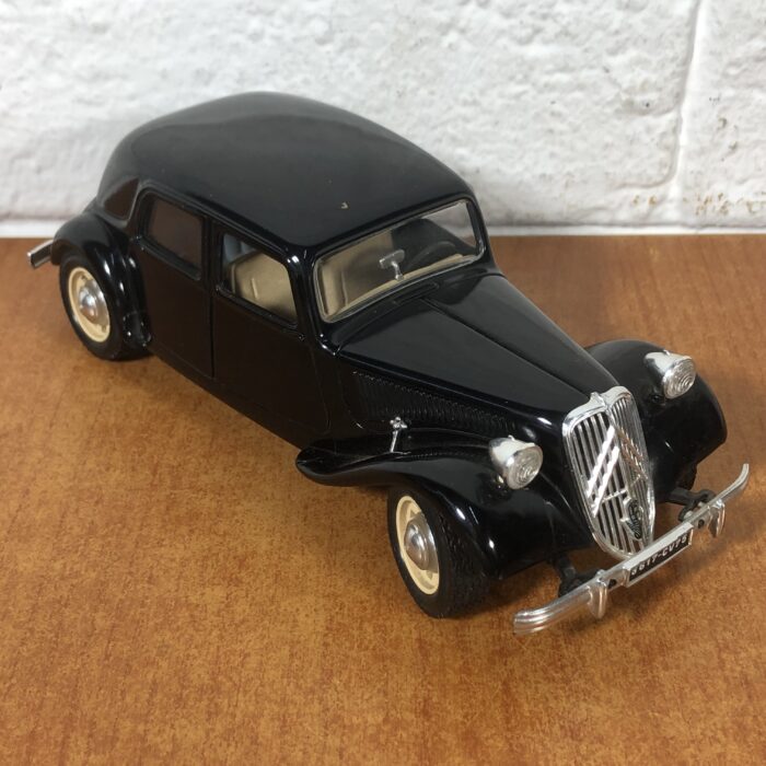 1938 Citroen 15 CV T.A. (1:24) ~ Made in Italy - Image 2