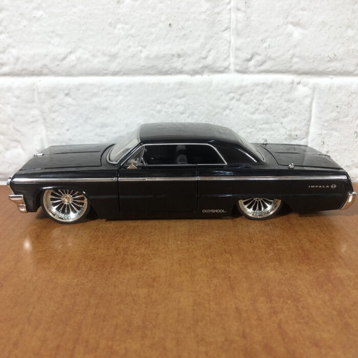 1964 Chevrolet Impala (1:24) - Image 5