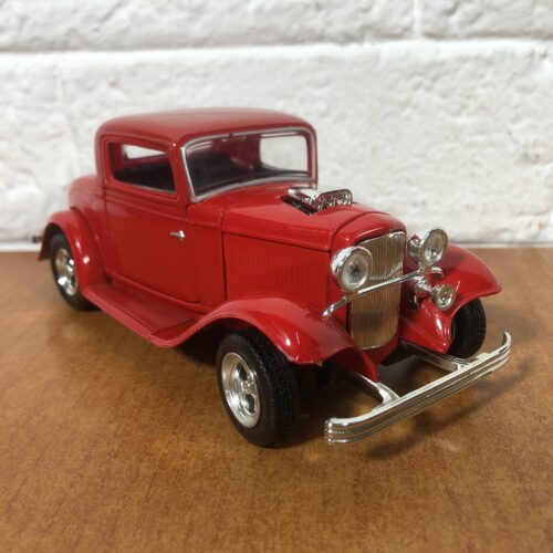 1932 Ford Coupe (1:24)