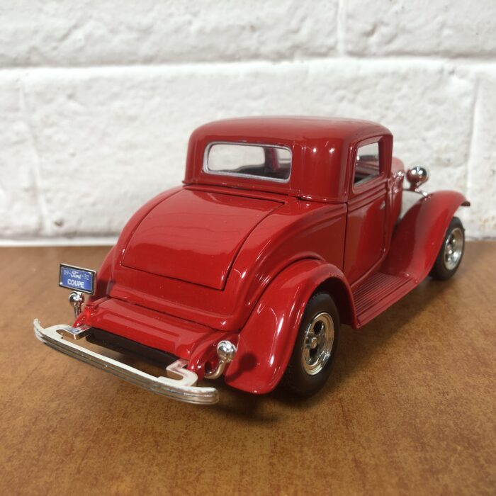 1932 Ford Coupe (1:24) - Image 7