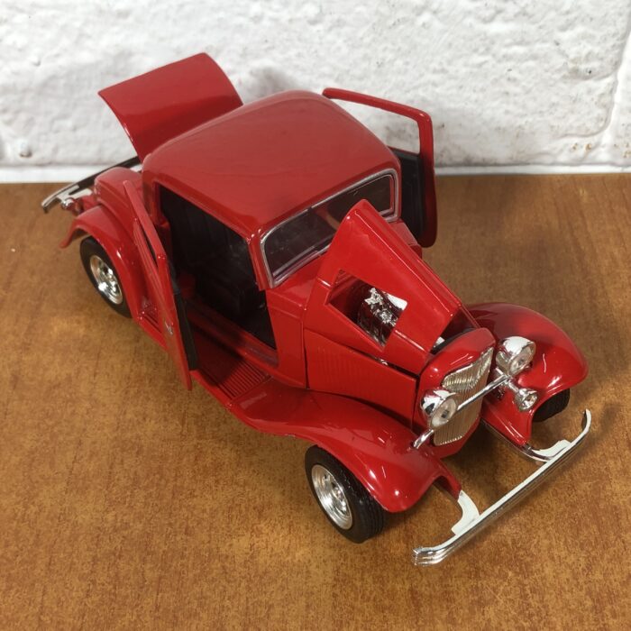 1932 Ford Coupe (1:24) - Image 2