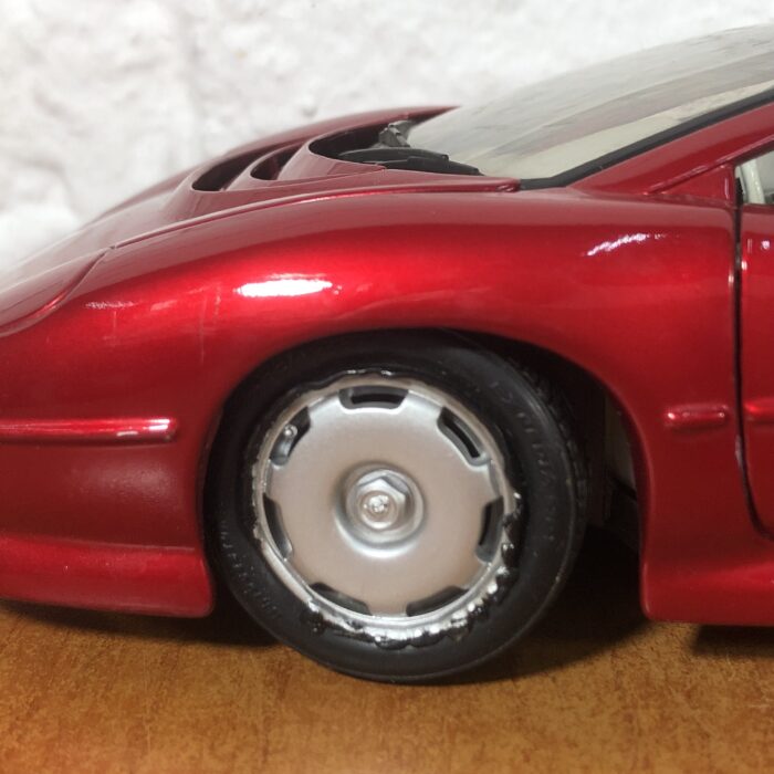 Jaguar XJ220 (1:18) - Image 5