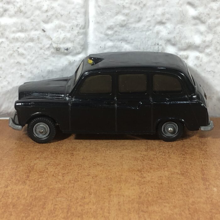 Budgie Models ~ London Taxi Car (Made in England) - Image 3