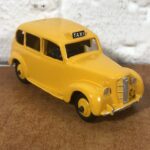 Dinky Toys ~ Austin Taxi (Made in England)