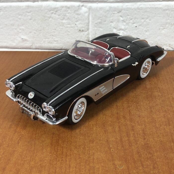 1958 Corvette (1:18) - Image 3