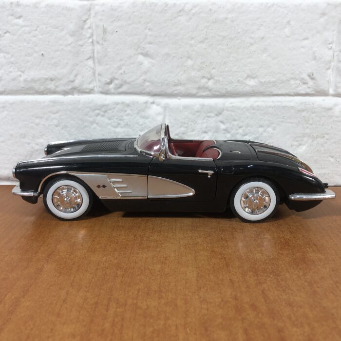 1958 Corvette (1:18) - Image 4