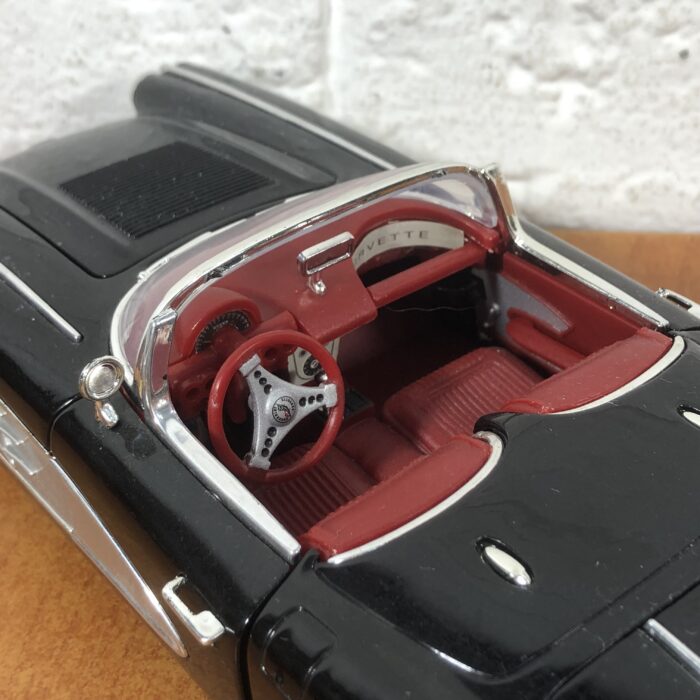 1958 Corvette (1:18) - Image 7