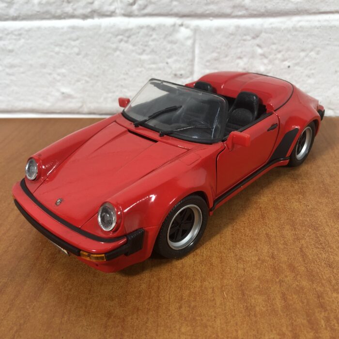 1989 Porsche 911 Speedster (1:18) - Image 3