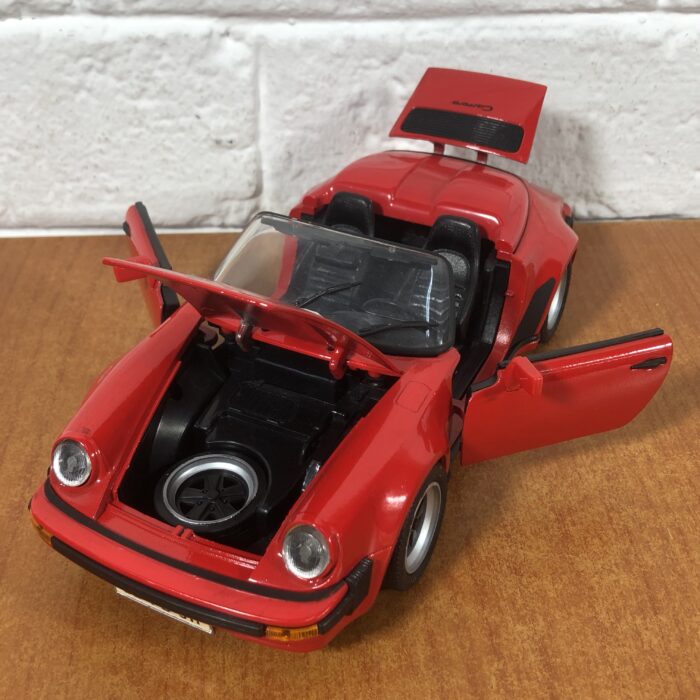 1989 Porsche 911 Speedster (1:18) - Image 2