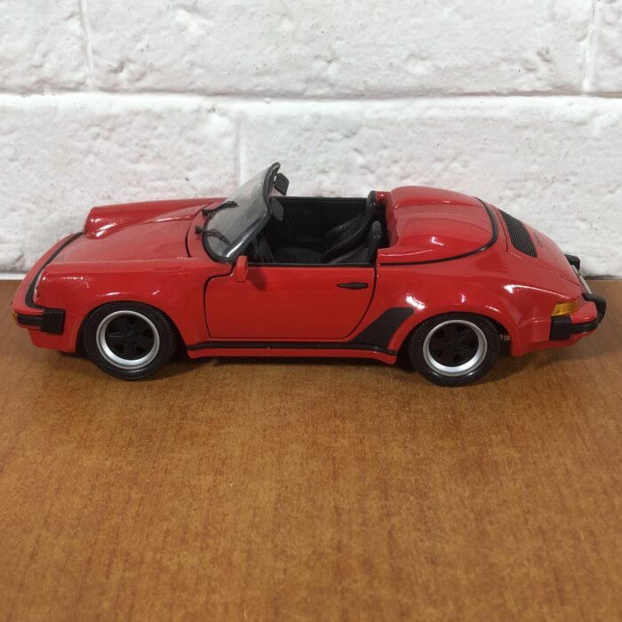 1989 Porsche 911 Speedster (1:18) - Image 4