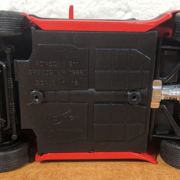 1989 Porsche 911 Speedster (1:18) - Image 8