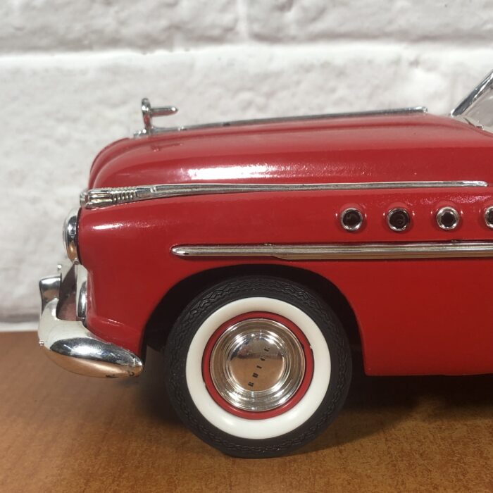 1949 Buick (1:18) - Image 6