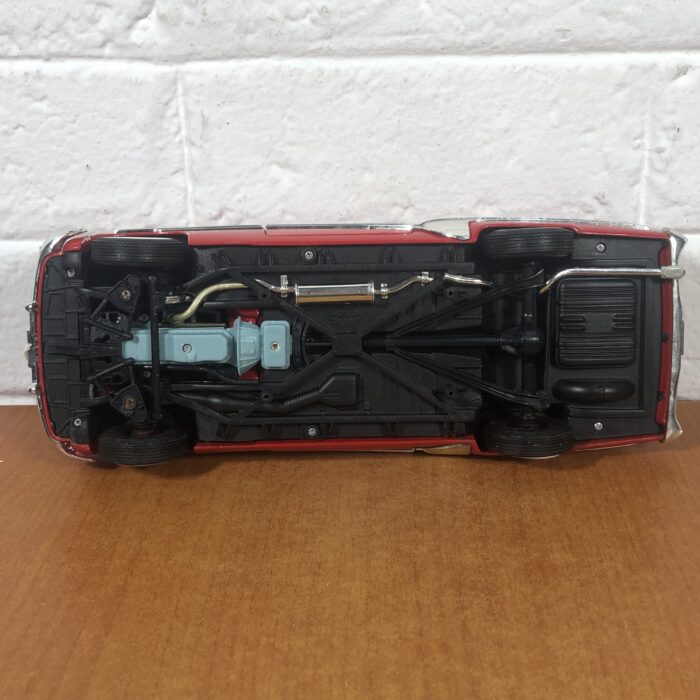1949 Buick (1:18) - Image 8