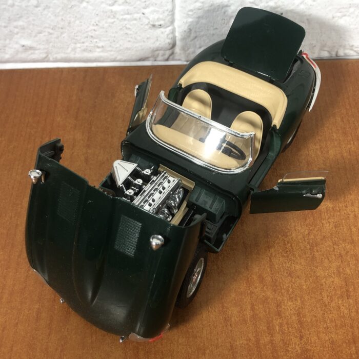 1961 Jaguar "E" (1:18) ~ Made in Italy - Image 2