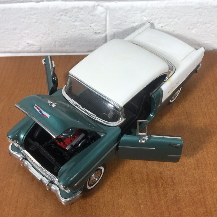 1955 Chevrolet Bel Air (1:18) - Image 2