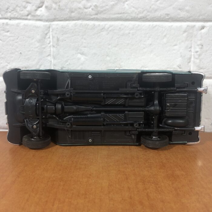 1955 Chevrolet Bel Air (1:18) - Image 8