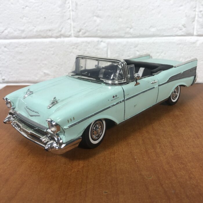 1957 Chevy Bel Air (1:18) - Image 3