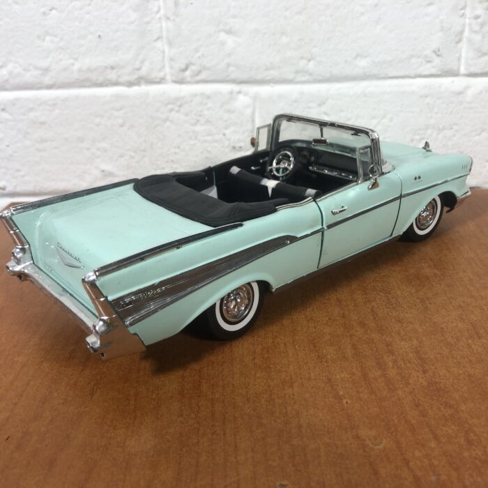 1957 Chevy Bel Air (1:18) - Image 7